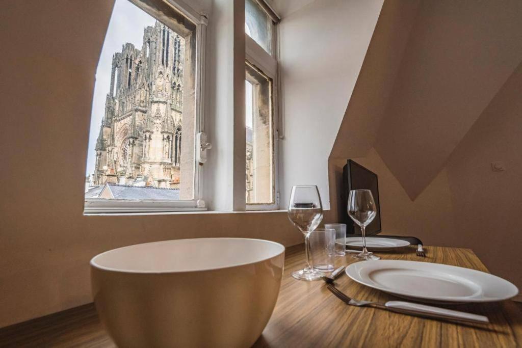 Family Avec Vue Sur La Cathedrale De Reims Daire Dış mekan fotoğraf