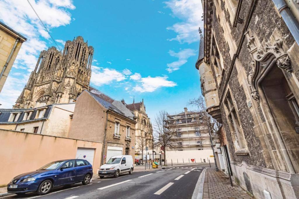 Family Avec Vue Sur La Cathedrale De Reims Daire Dış mekan fotoğraf